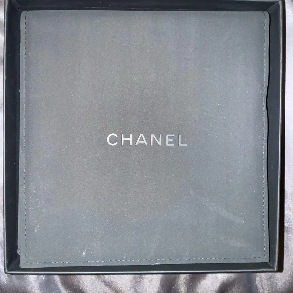 Chanel pearl Chain Necklace with Interlocking Logo Pendant - Gold and black